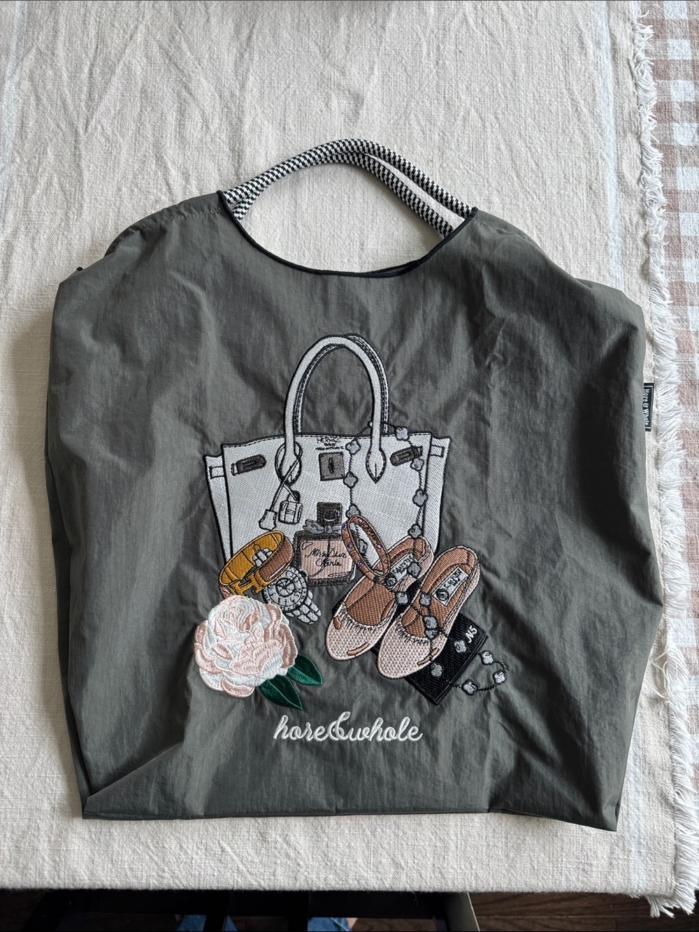 Gray Tote Bag with Fashion Embroidery